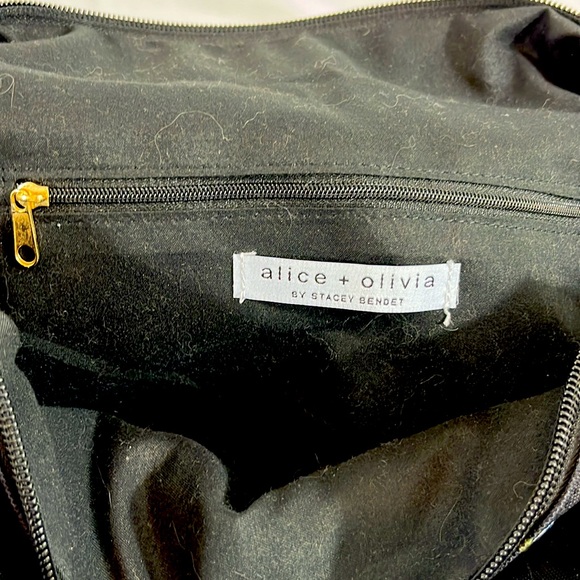 NWOT Alice & Olivia Duffel Bag in Daisy Print 🌼 - Picture 6 of 6